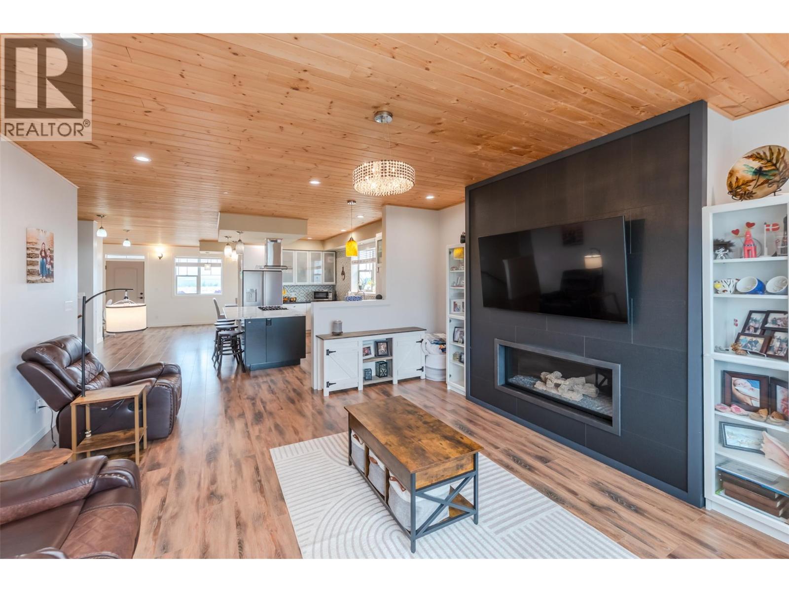 317 2nd Avenue, Keremeos