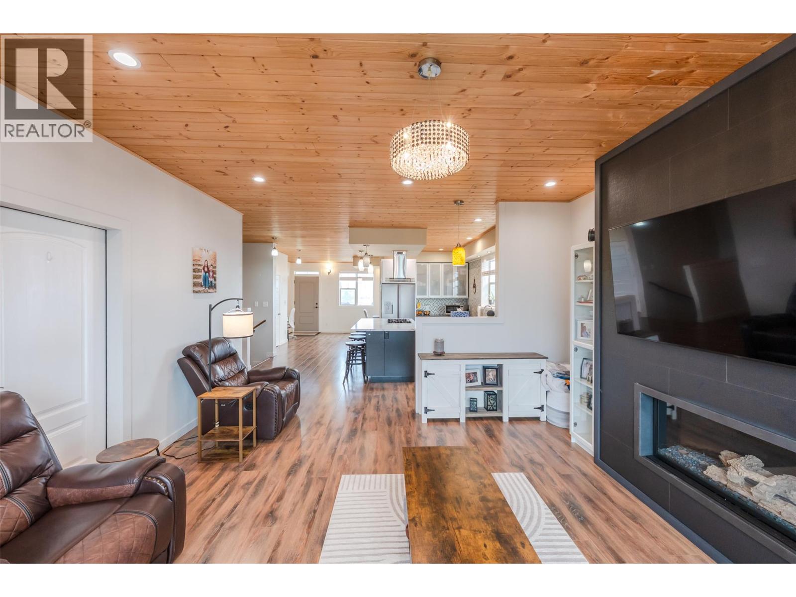 317 2nd Avenue, Keremeos