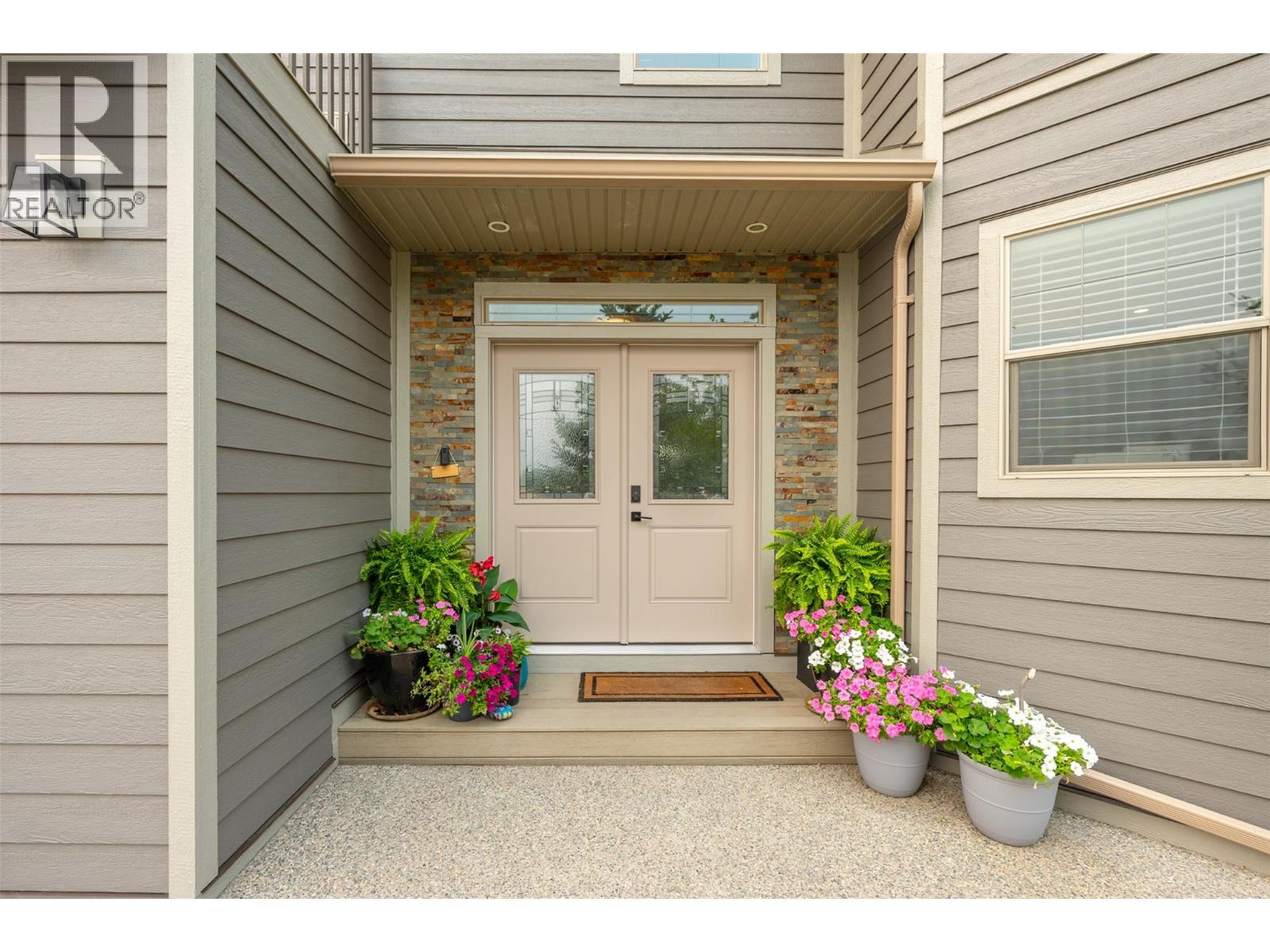 317 2nd Avenue, Keremeos