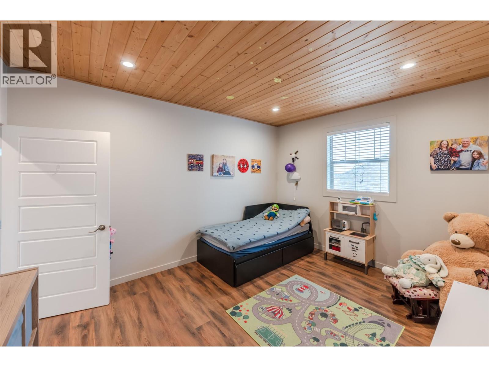 317 2nd Avenue, Keremeos