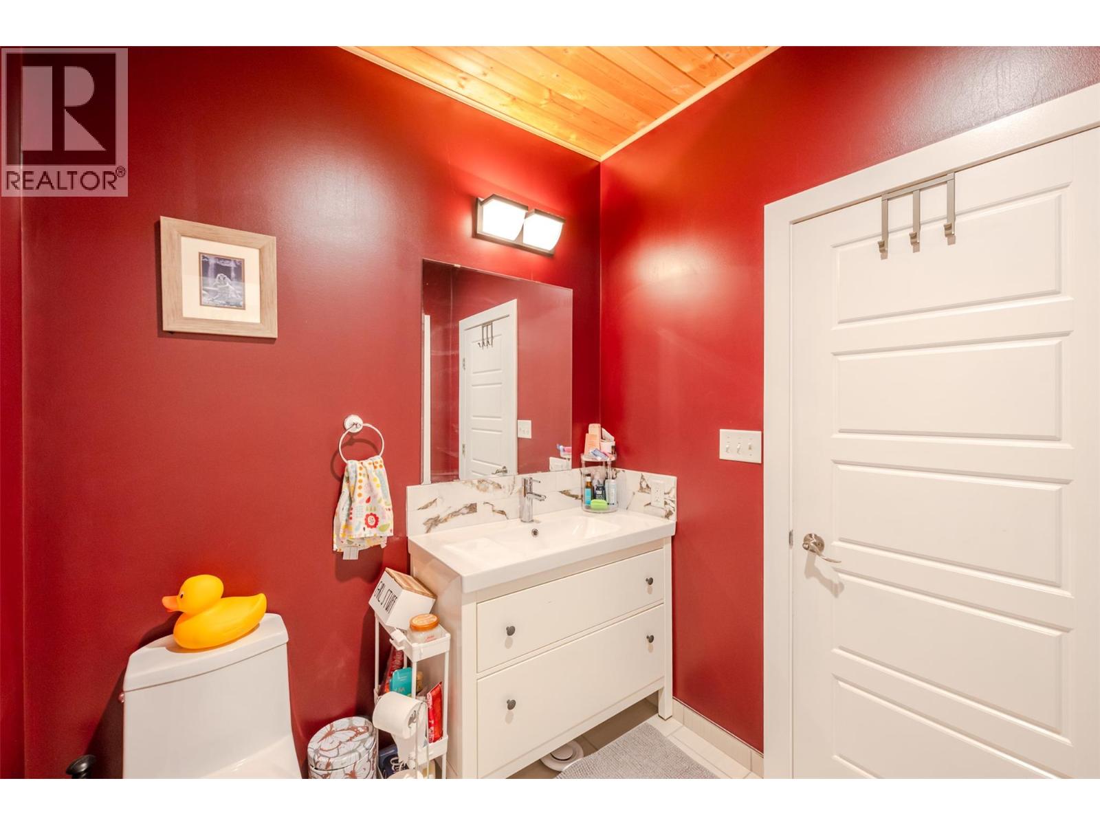 317 2nd Avenue, Keremeos