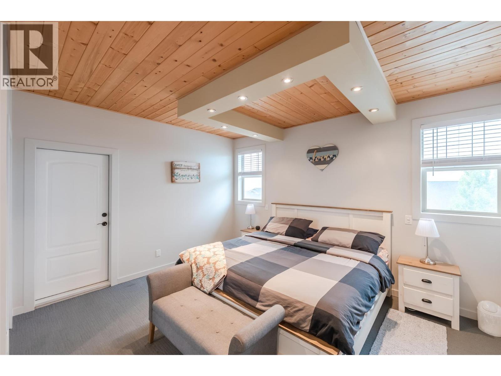 317 2nd Avenue, Keremeos