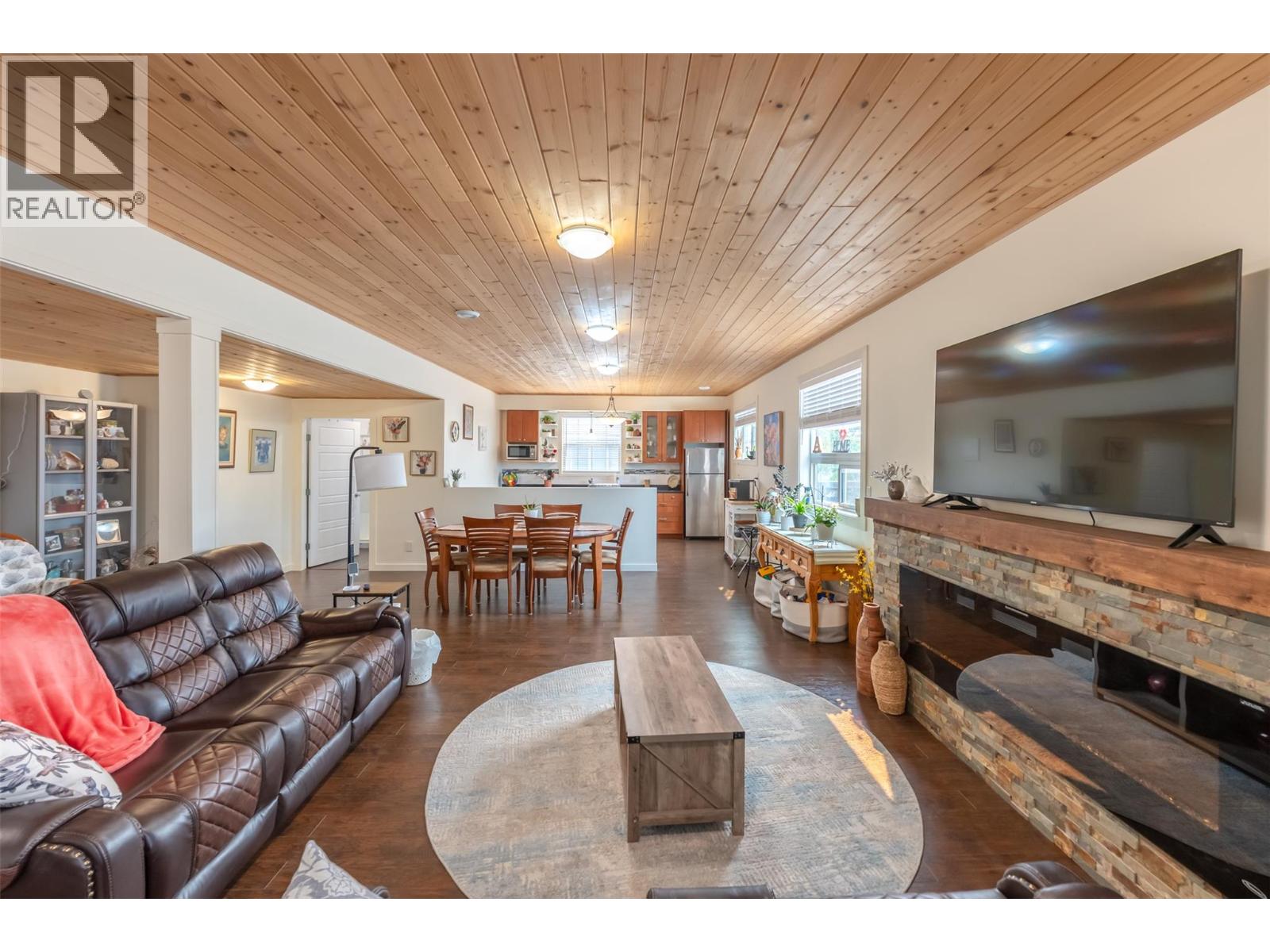 317 2nd Avenue, Keremeos