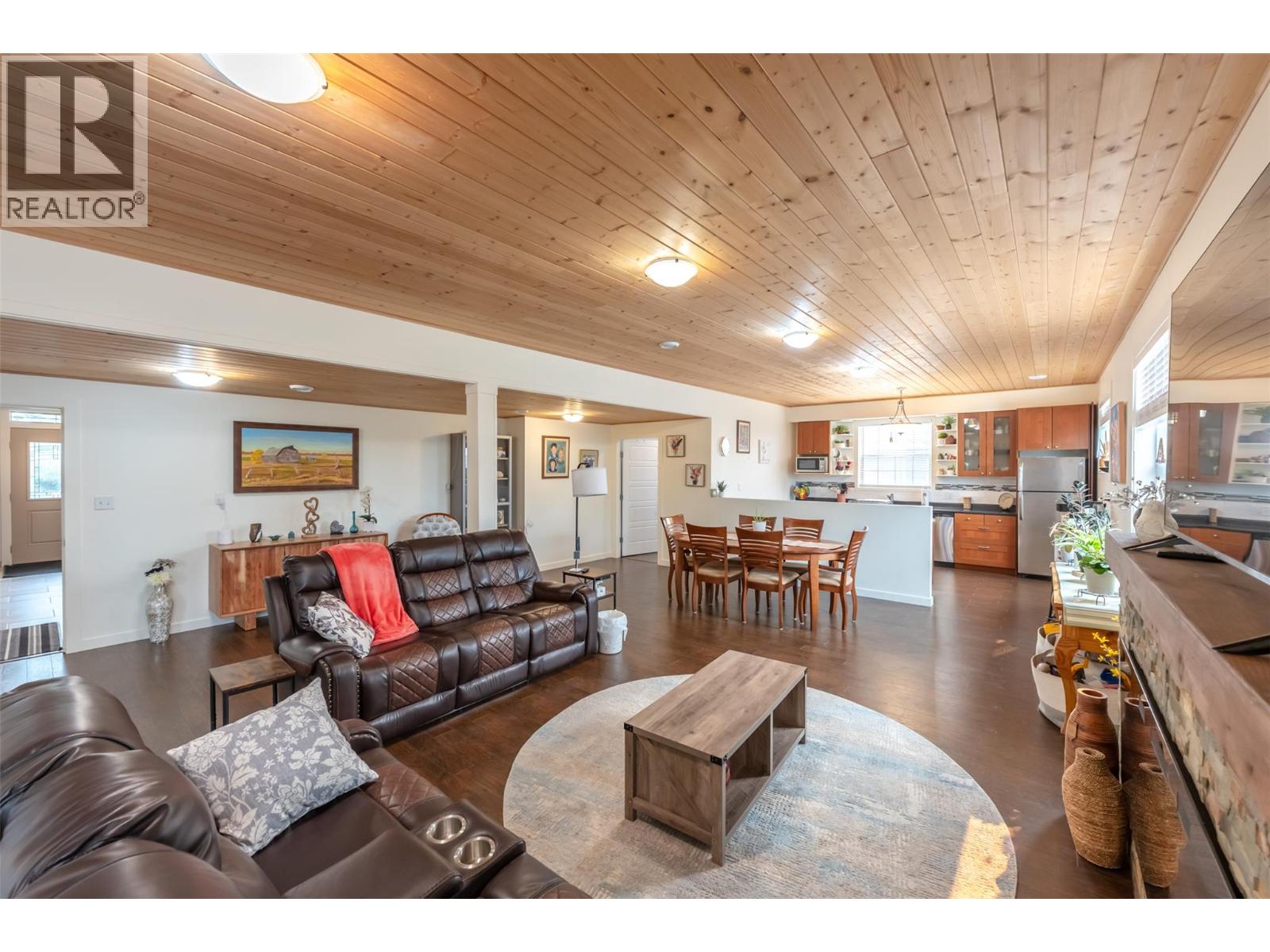 317 2nd Avenue, Keremeos