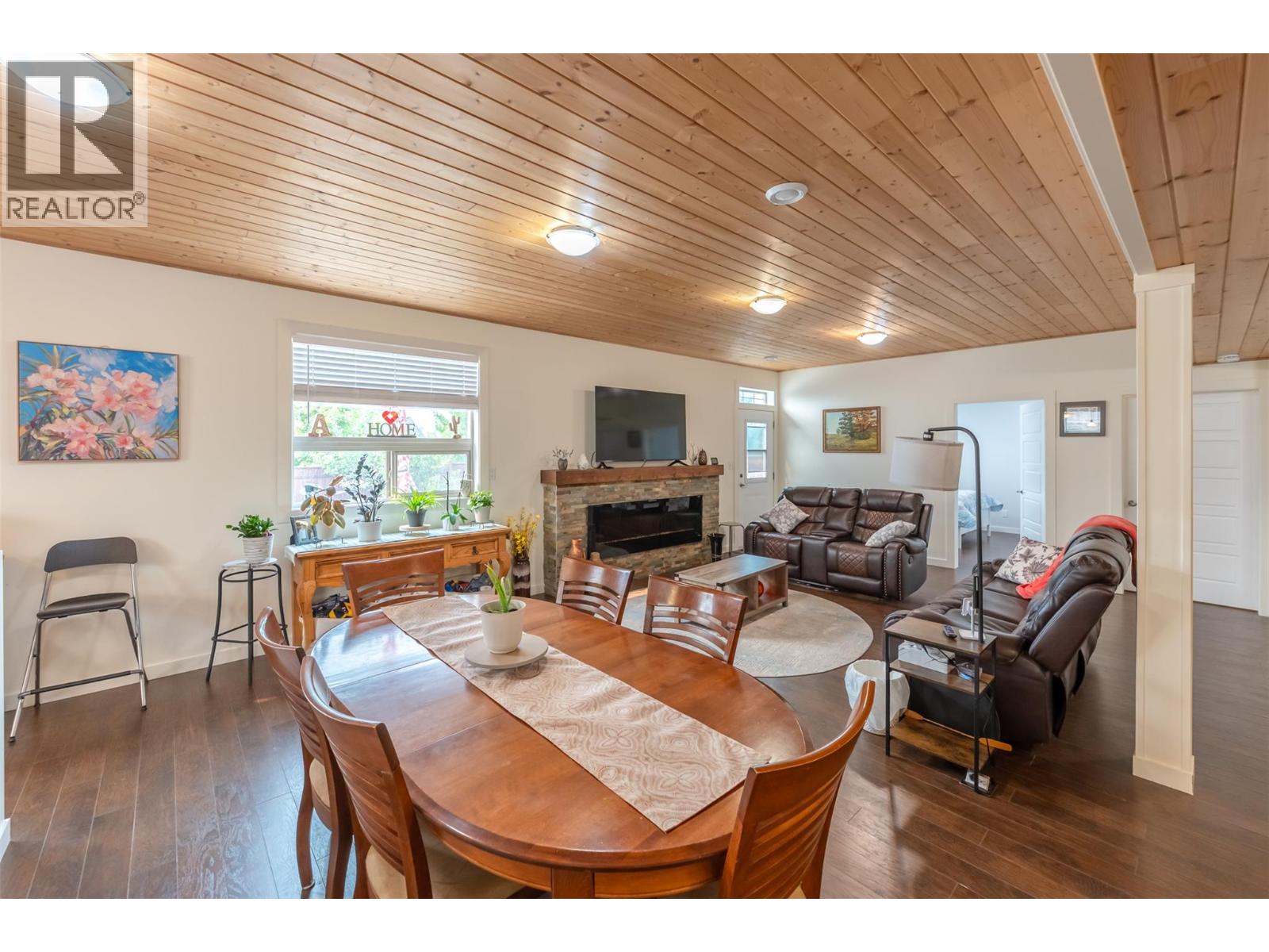 317 2nd Avenue, Keremeos