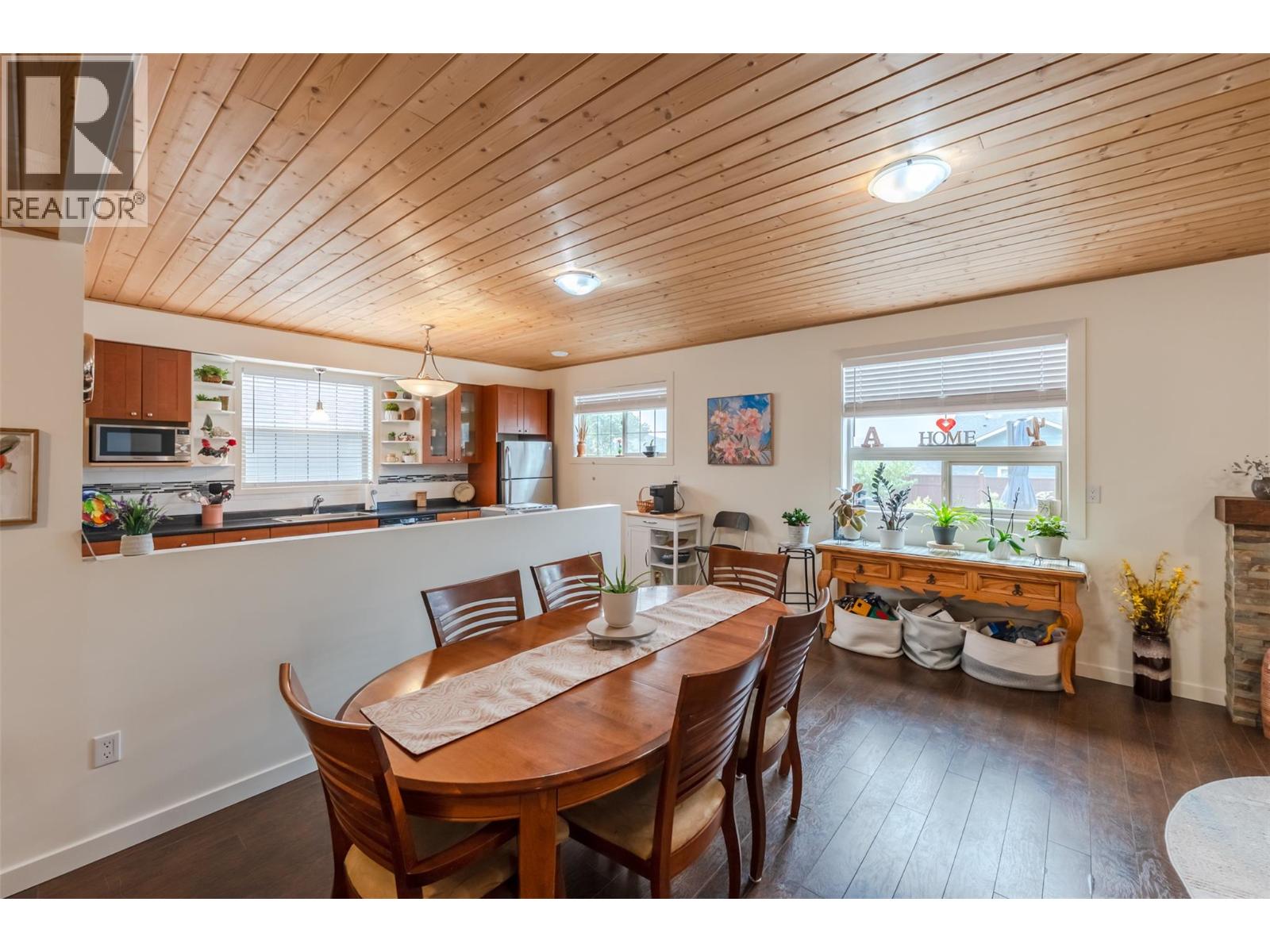 317 2nd Avenue, Keremeos