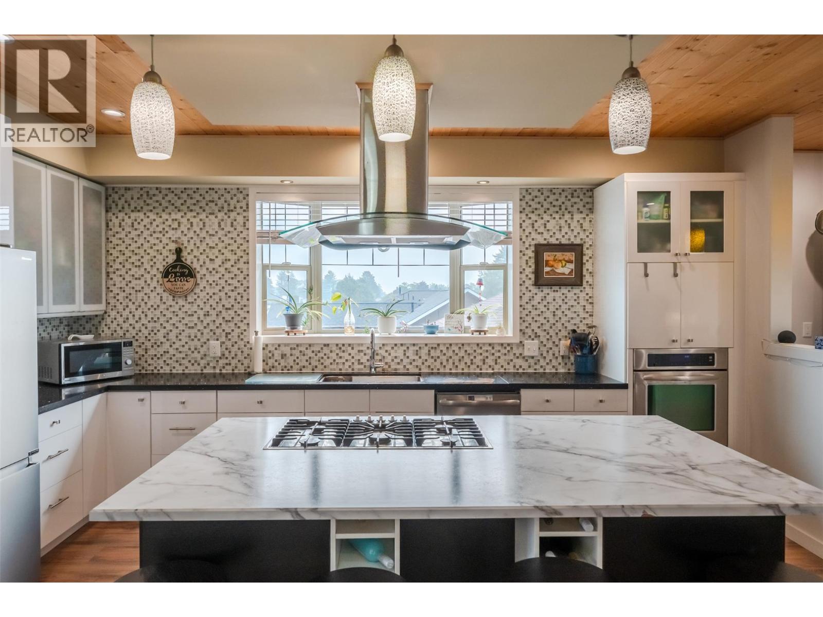 317 2nd Avenue, Keremeos