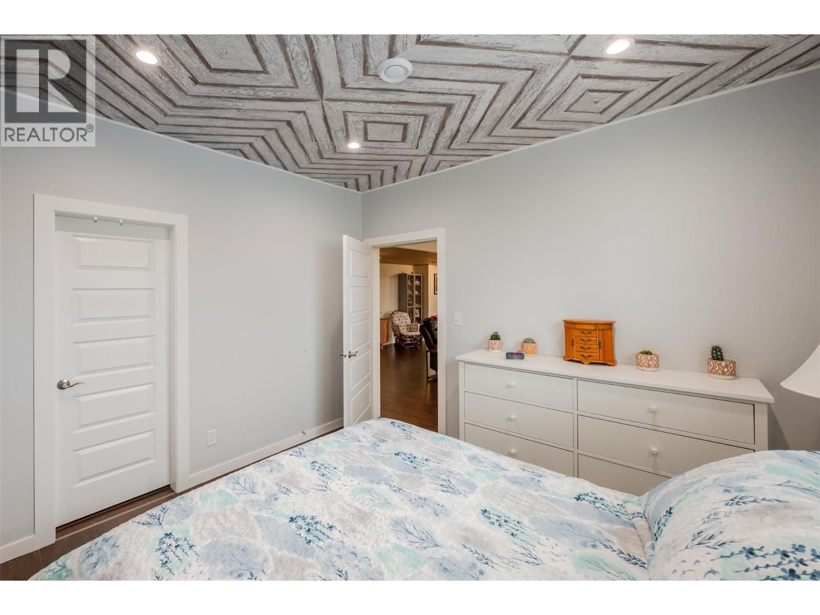 317 2nd Avenue, Keremeos