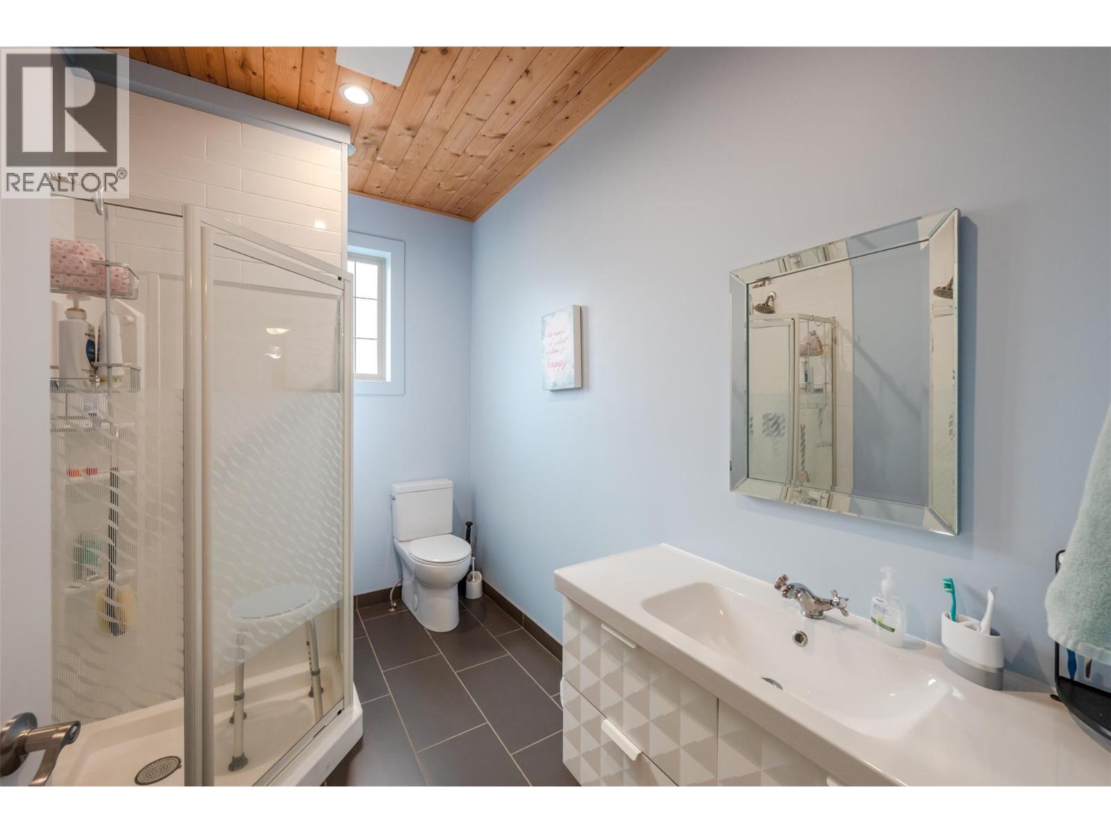 317 2nd Avenue, Keremeos