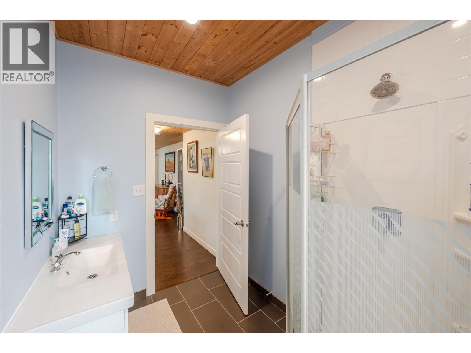 317 2nd Avenue, Keremeos