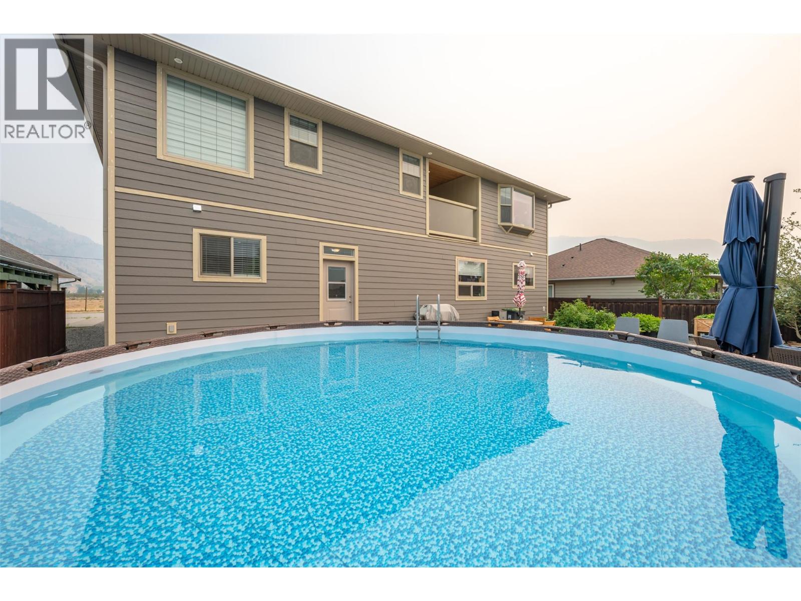317 2nd Avenue, Keremeos