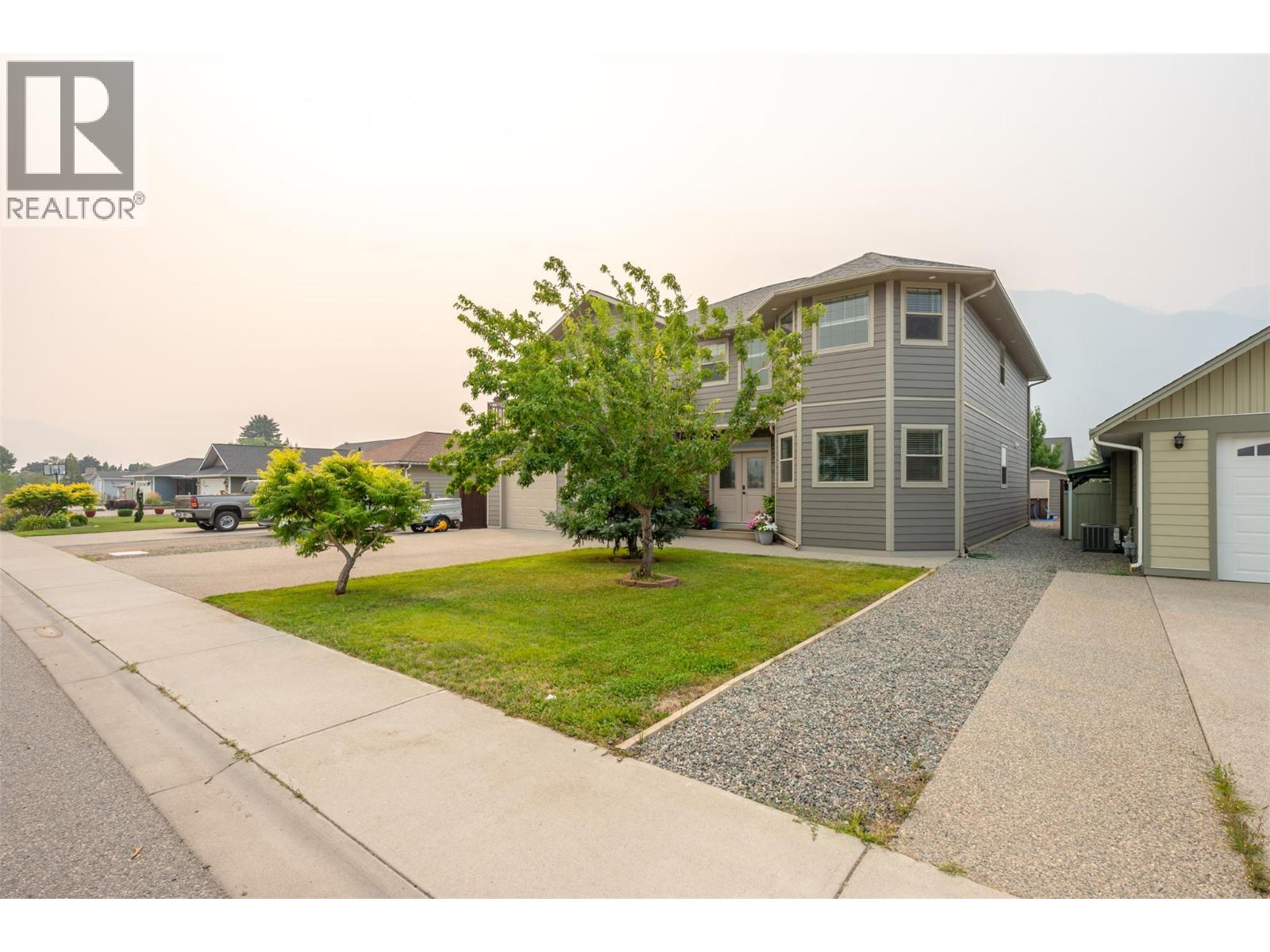 317 2nd Avenue, Keremeos