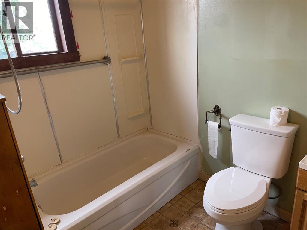 4630 53 Street - Image 6