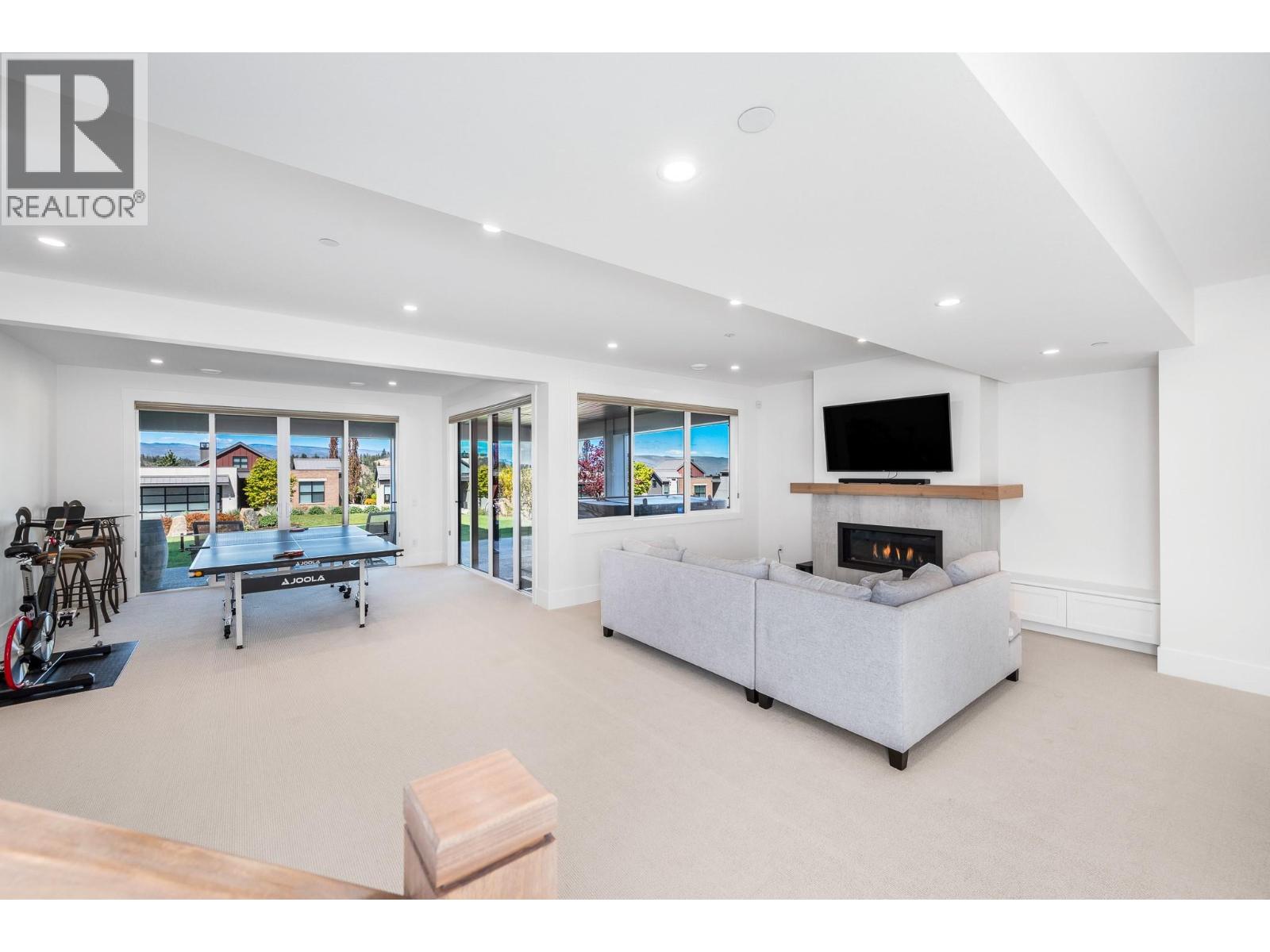291 Grange Drive - 44