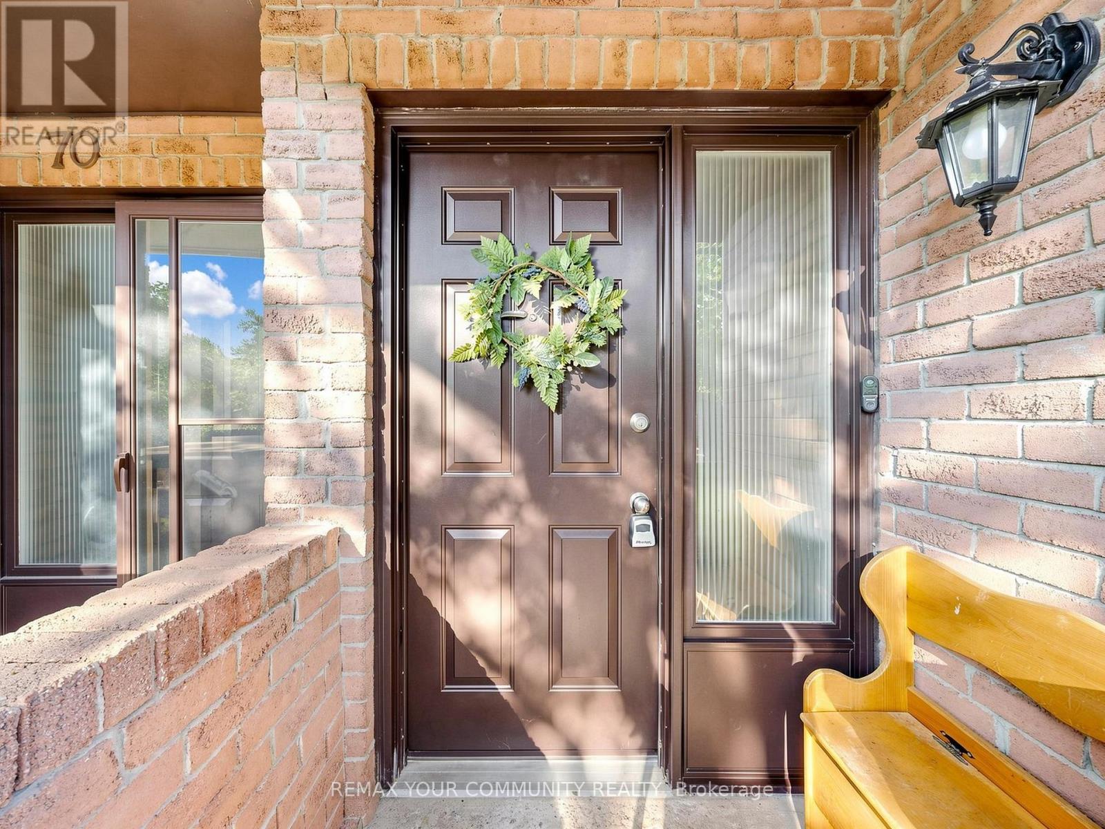 #16 72 ASHGLEN WAY - Image 3