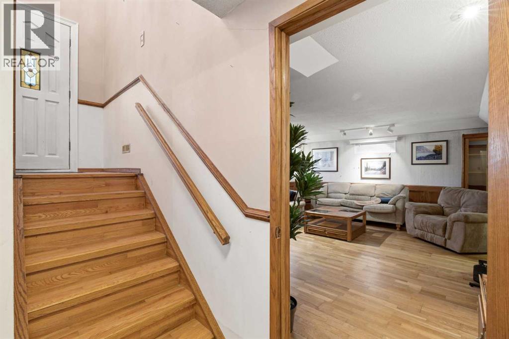 16 Dalroy Crescent NW - 12