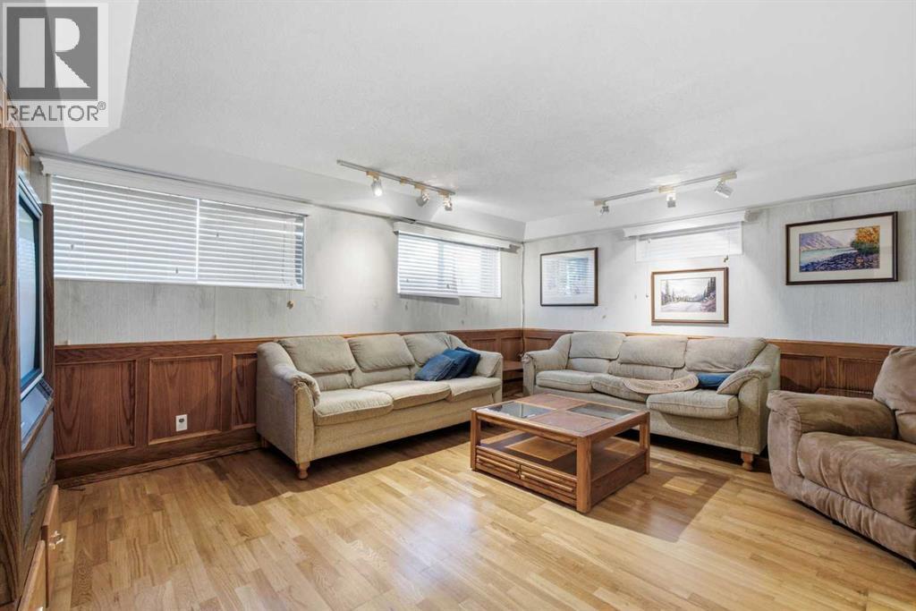 16 Dalroy Crescent NW - 13