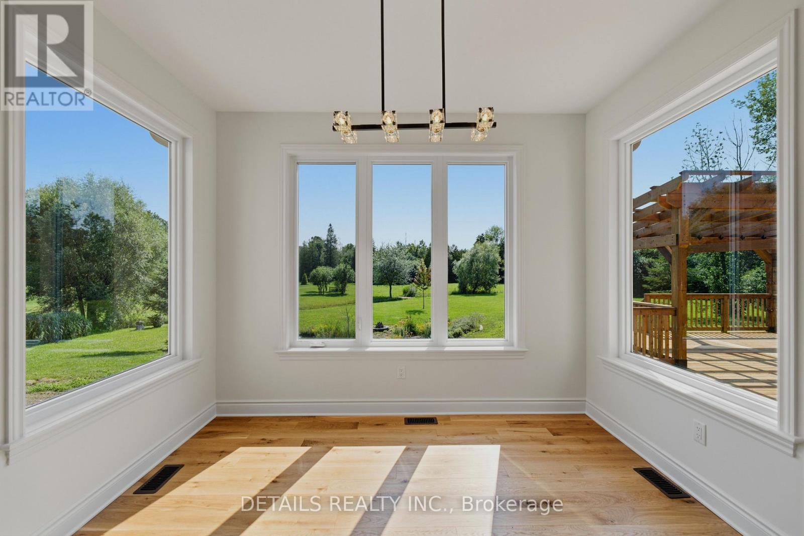 28 RIDINGVIEW CRESCENT - 18