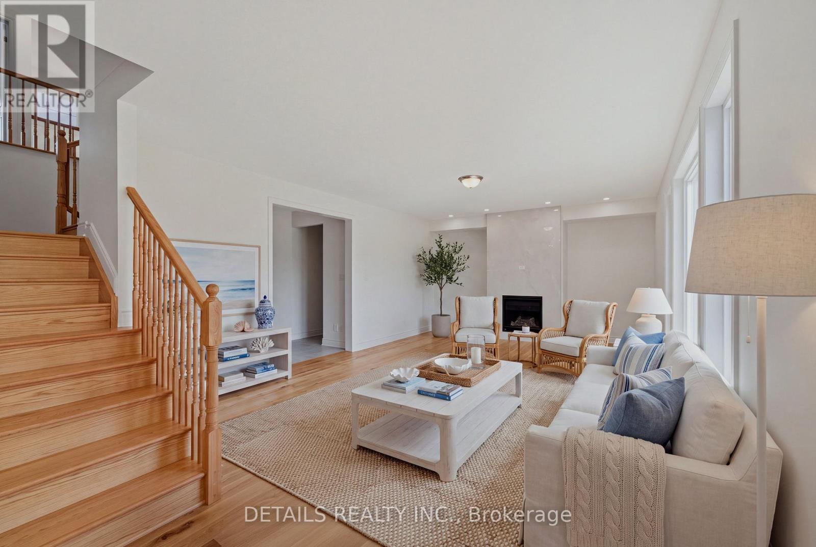 28 RIDINGVIEW CRESCENT - 23
