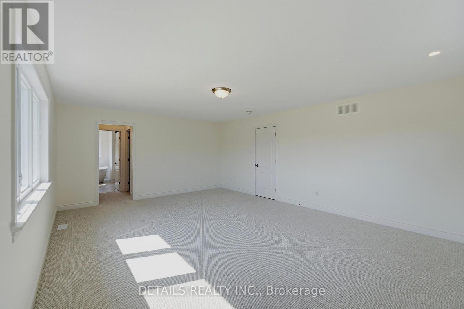 28 RIDINGVIEW CRESCENT - 32