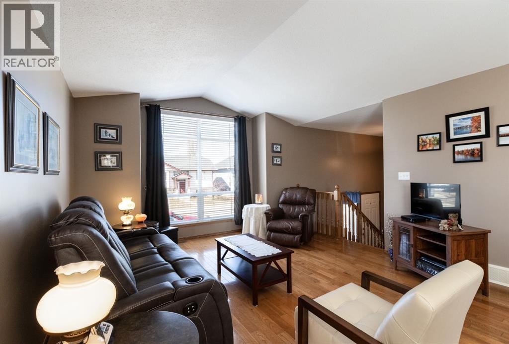 4406 54A Avenue Crescent - Image 11