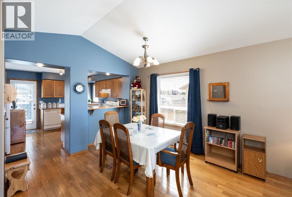 4406 54A Avenue Crescent - Image 12