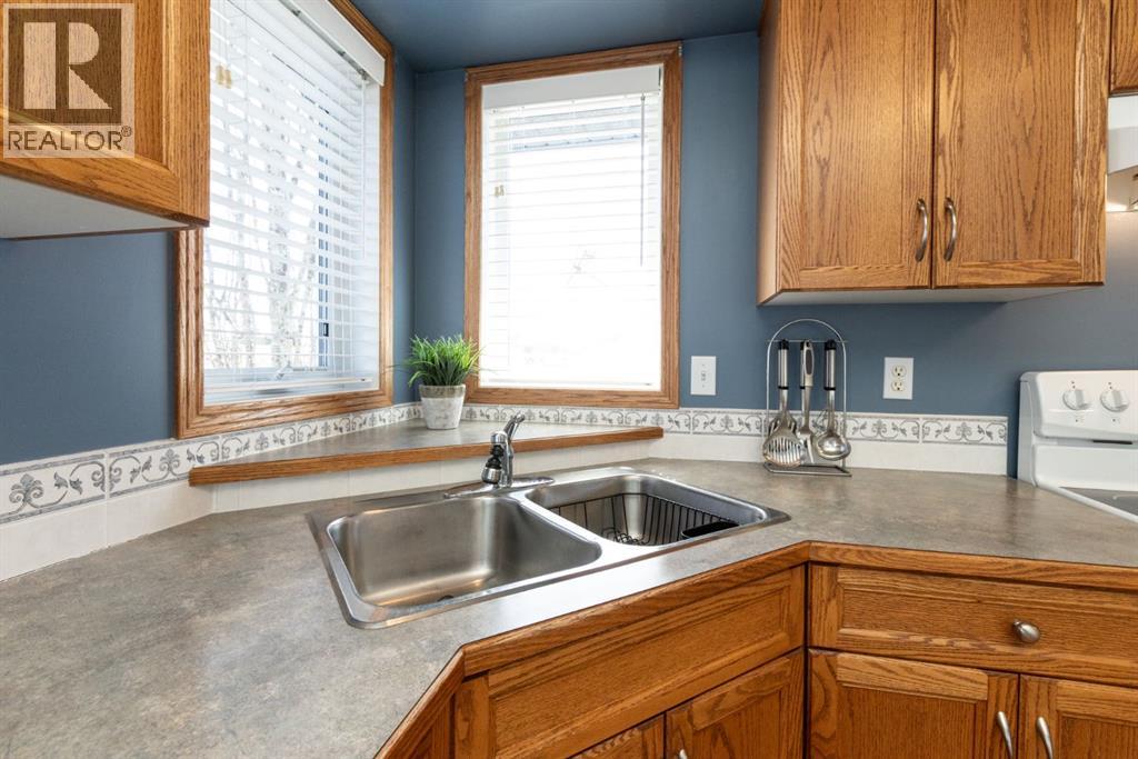4406 54A Avenue Crescent - Image 21