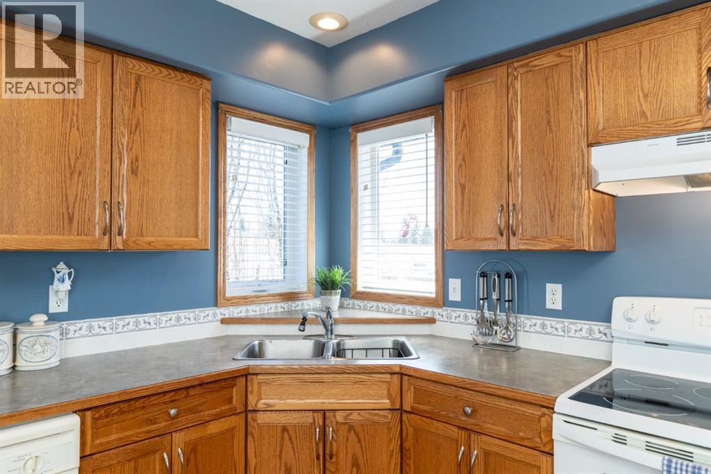 4406 54A Avenue Crescent - Image 22