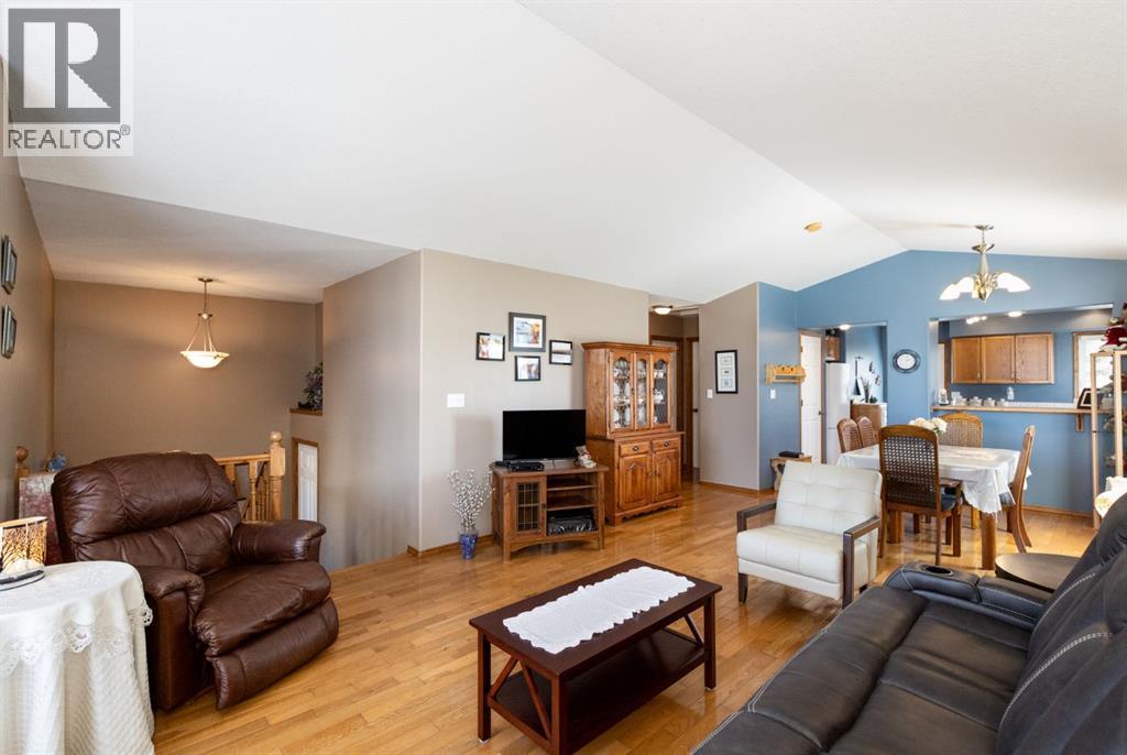 4406 54A Avenue Crescent - Image 8