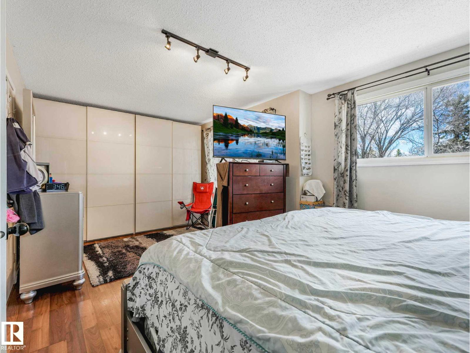 13405 40 St NW - 34