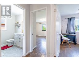 65 Lyfytt Crescent, Barrie, ON L4N7X5 Photo 14