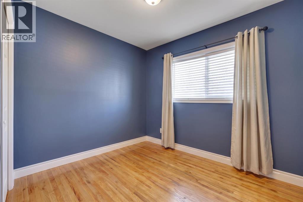 2614 44 Street SE - 19