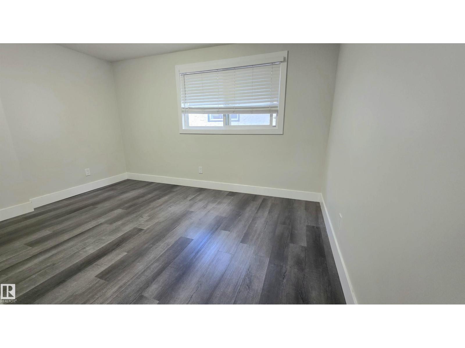 9131 83 AV NW - 16