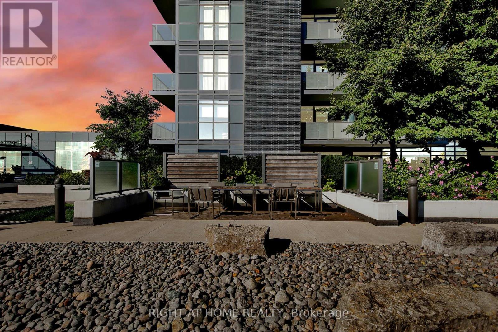 #903 65 ONEIDA CRESCENT - 31