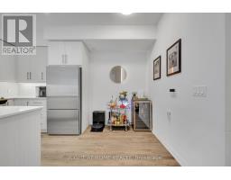 903 - 65 Oneida Crescent, Richmond Hill, ON L4B0G9 Photo 9