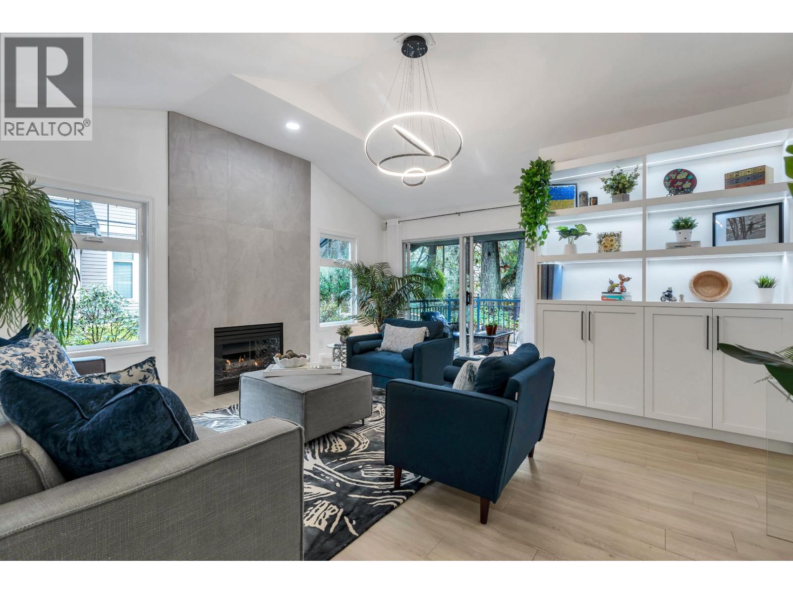 1102 STRATHAVEN DRIVE, North Vancouver — photo 3