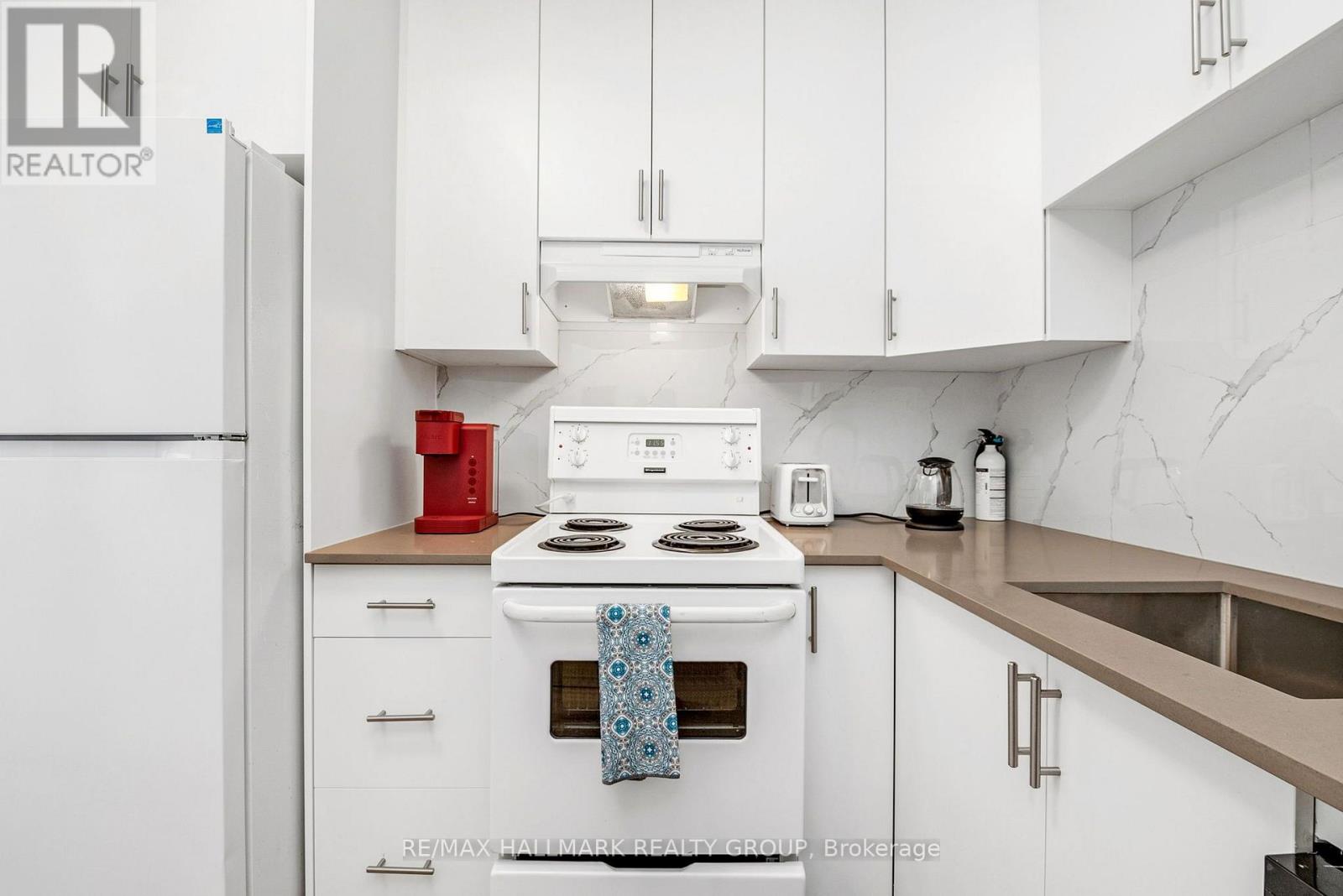 2 Bed, 1 Bath Multi-Family for Rent in Ottawa – UNIT 2 – 277 ARLINGTON AVENUE, Ottawa – MLS# X13654914 - Image 15