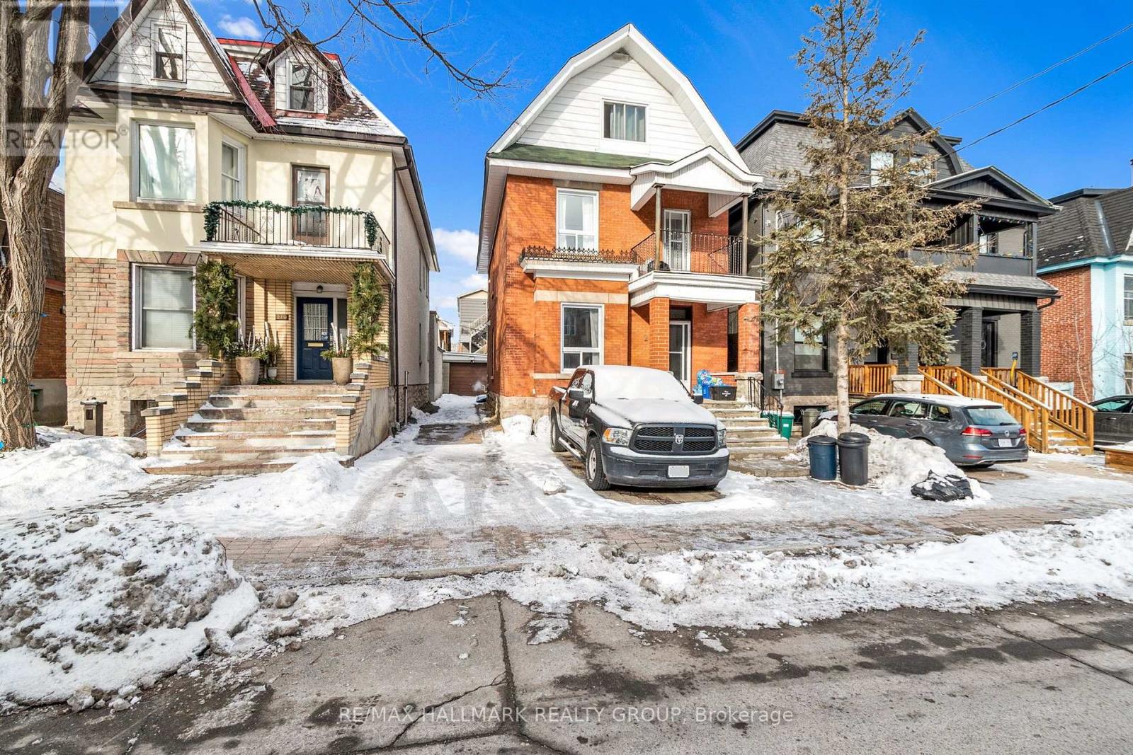 2 Bed, 1 Bath Multi-Family for Rent in Ottawa – UNIT 2 – 277 ARLINGTON AVENUE, Ottawa – MLS# X13654914 - Image 2