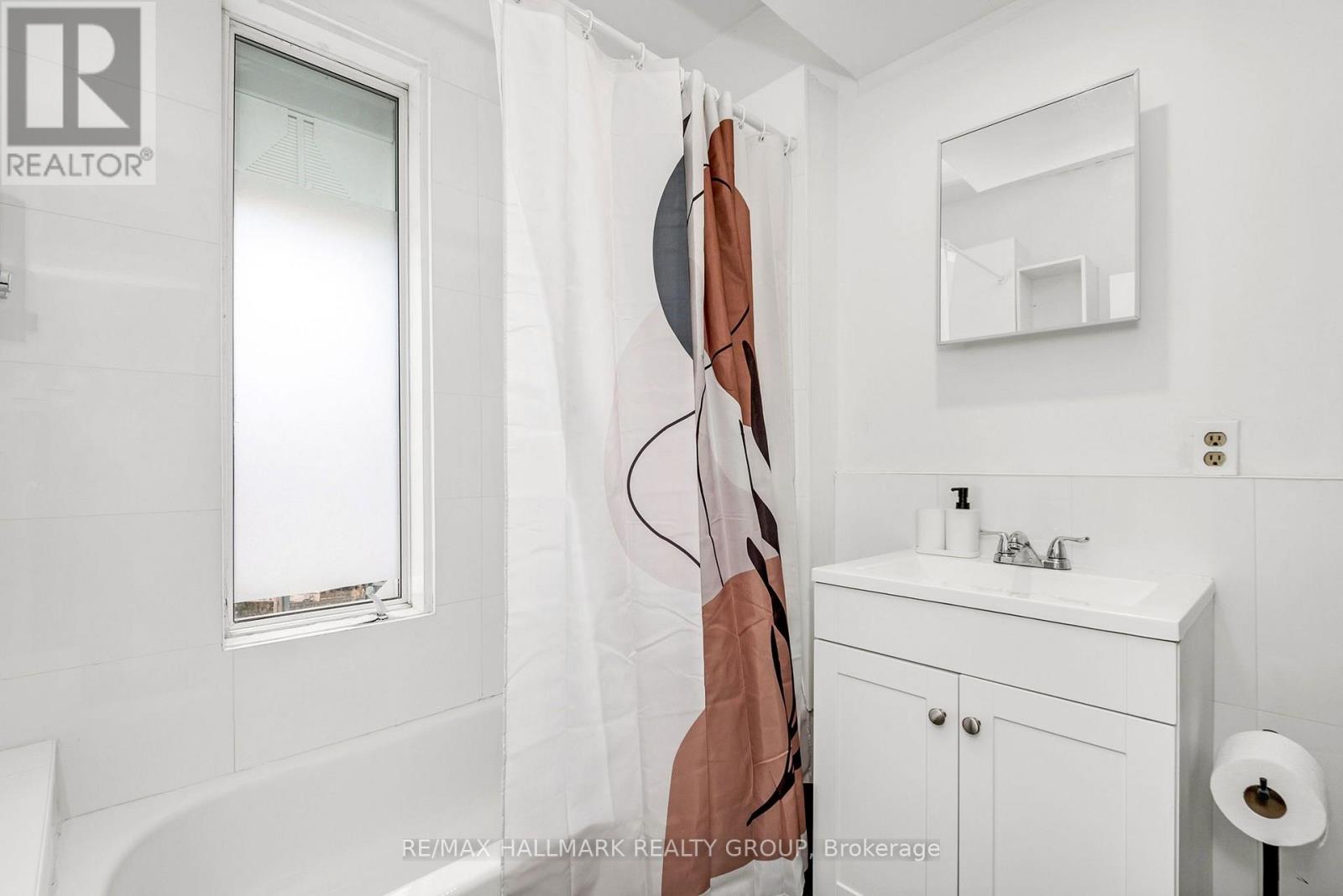 2 Bed, 1 Bath Multi-Family for Rent in Ottawa – UNIT 2 – 277 ARLINGTON AVENUE, Ottawa – MLS# X13654914 - Image 24