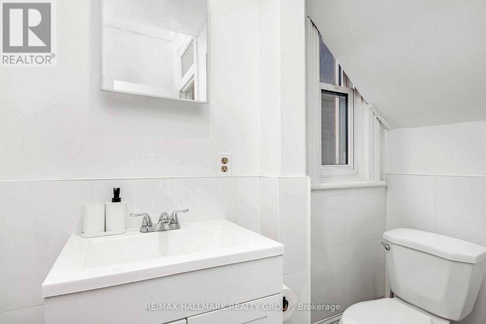 2 Bed, 1 Bath Multi-Family for Rent in Ottawa – UNIT 2 – 277 ARLINGTON AVENUE, Ottawa – MLS# X13654914 - Image 25
