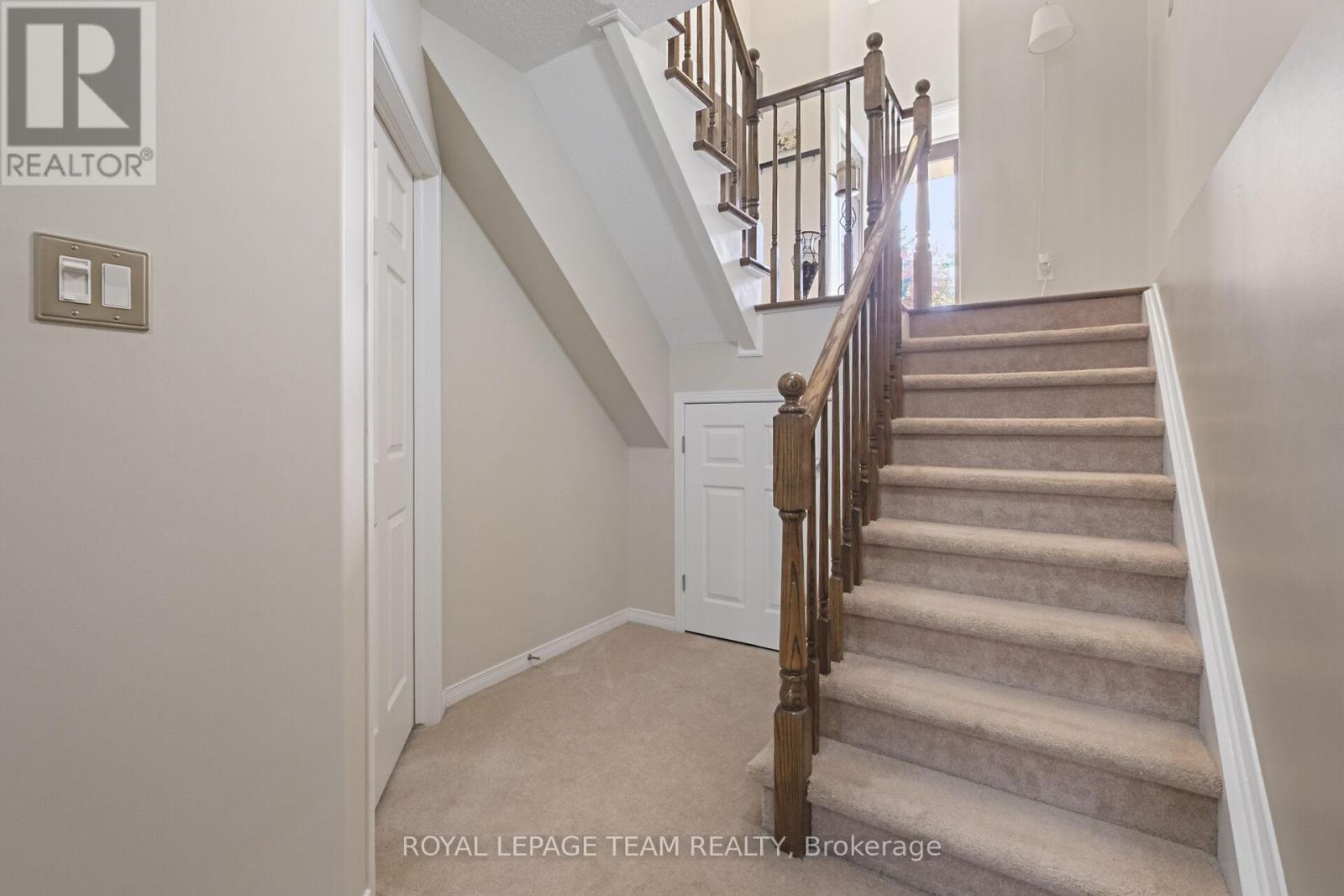 3 Bed, 3 Bath House for Rent in Ottawa – 215 PARKROSE PRIVATE, Ottawa – MLS# X13654922 - Image 29
