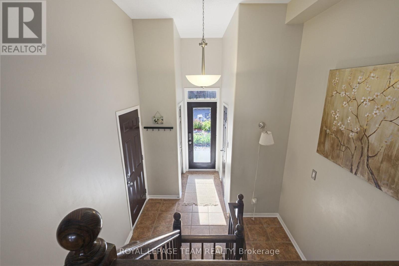 3 Bed, 3 Bath House for Rent in Ottawa – 215 PARKROSE PRIVATE, Ottawa – MLS# X13654922 - Image 4