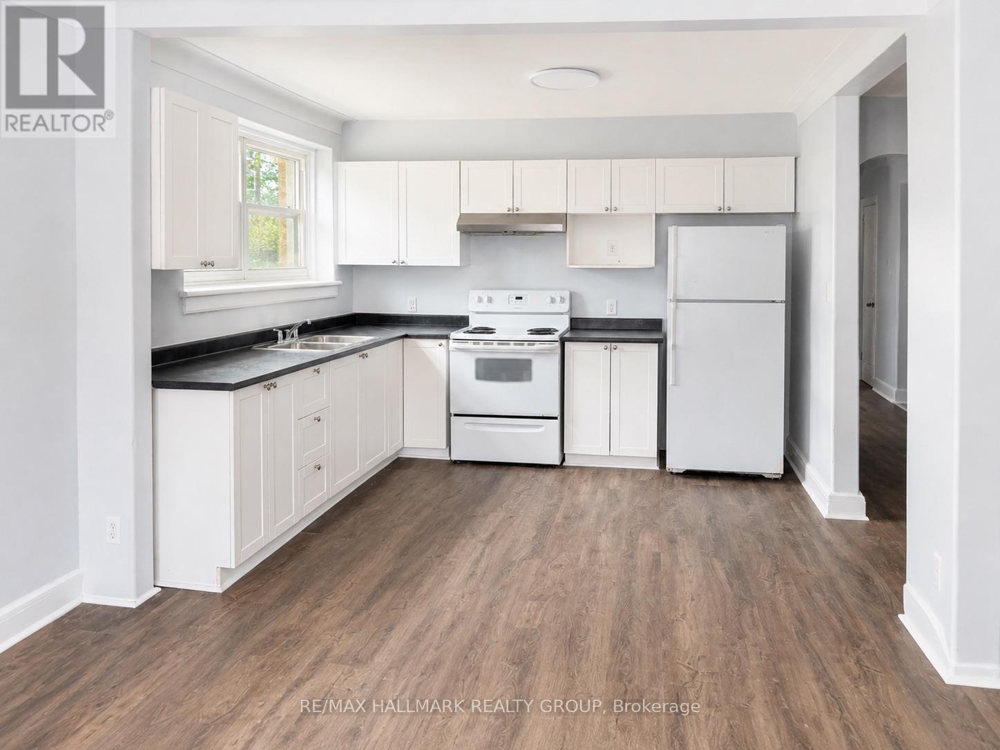 3 Bed, 1 Bath House for Rent in Ottawa – 2 – 20 LOWER CHARLOTTE STREET, Ottawa – MLS# X13654924 - Image 2