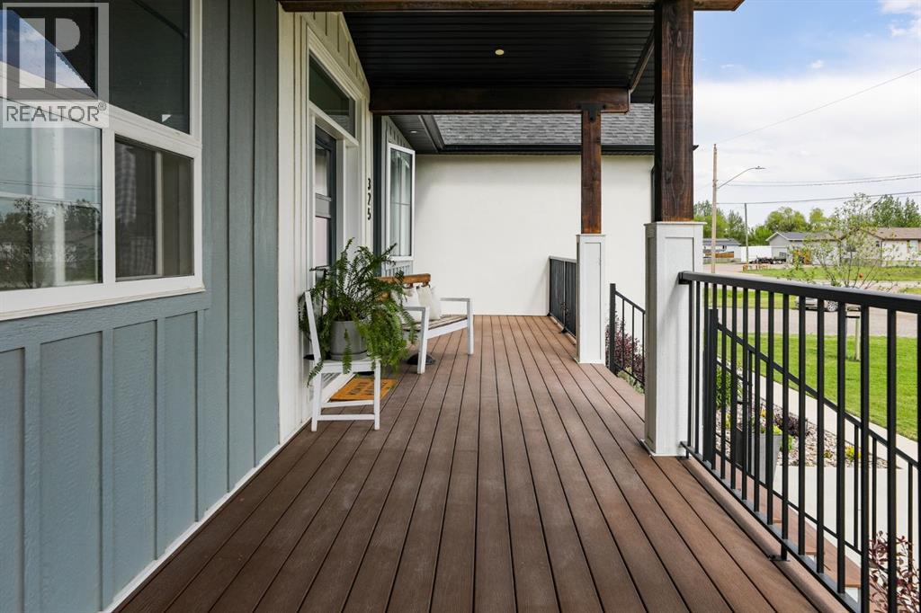 325 W 1 Avenue North