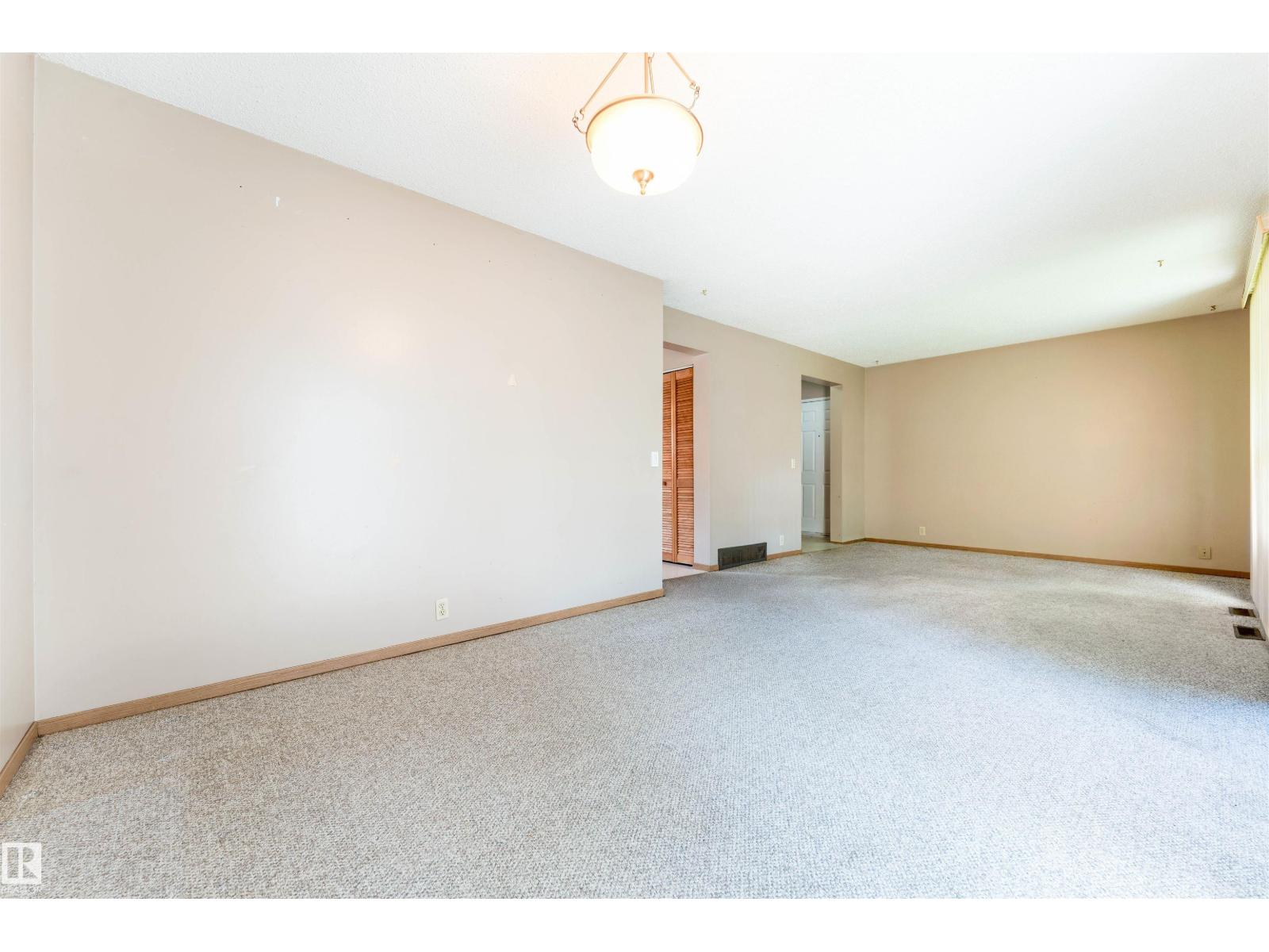 9245 54 ST NW - 11
