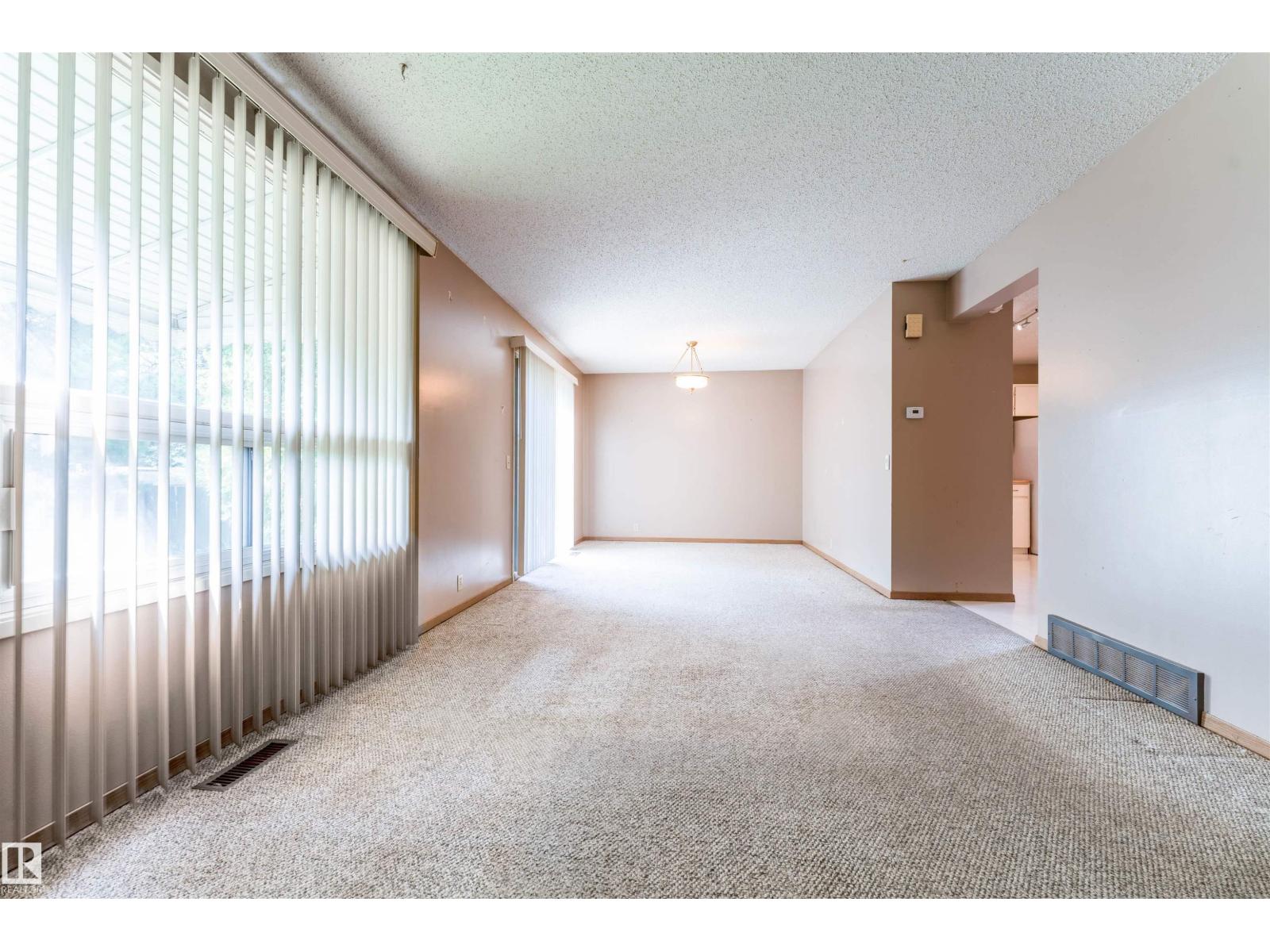 9245 54 ST NW - 13