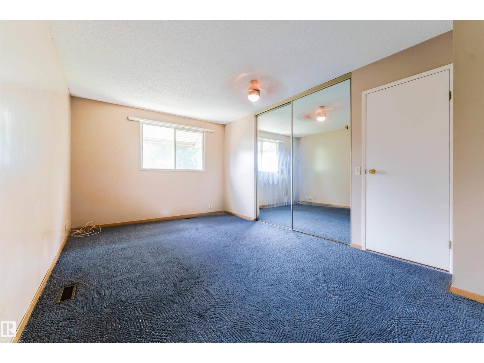 9245 54 ST NW - 15
