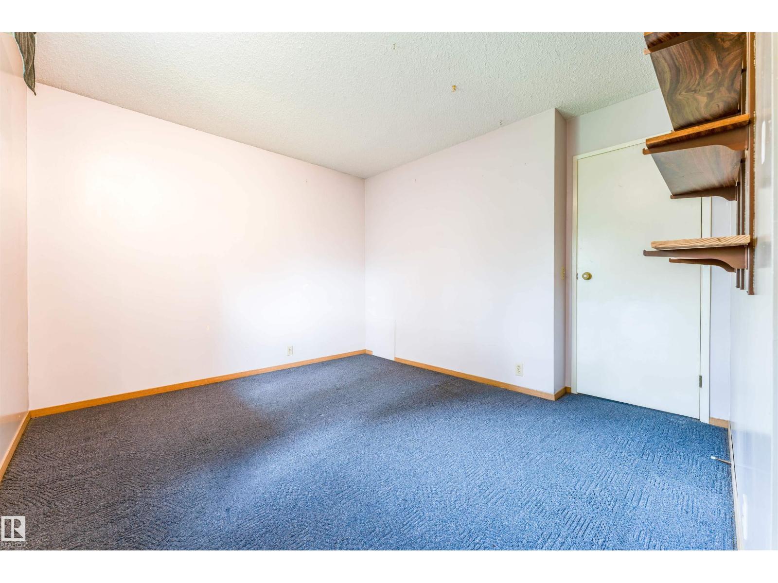 9245 54 ST NW - 24