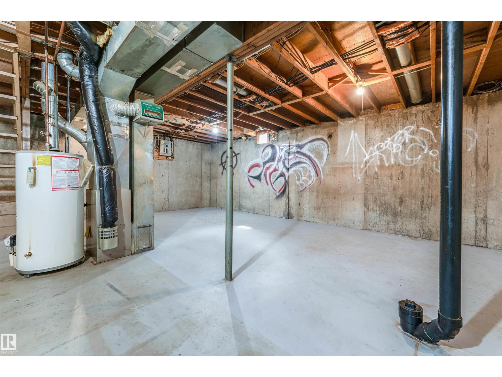 9245 54 ST NW - 34