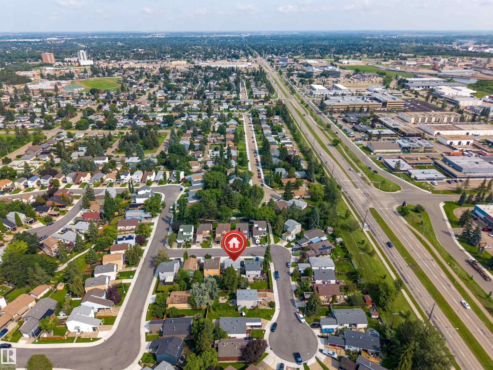 9245 54 ST NW - 53